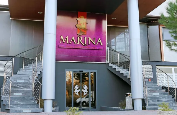 Govorice, da naj bi savna klub Marina  na Ajševici spet odprli, se še 
niso uresničile. 