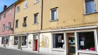 Izklicna cena za lokal na Prešernovem trgu znaša 242.910 evrov.