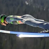 Najboljši slovenski posameznik sezone, še skoraj najstnik Timi 
Zajc, uživa tudi v letenju na smučeh.