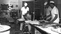 Utrinek iz stare pekarne Ajdovščina v Rustjevi hiši leta 1969.