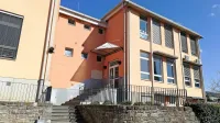 Glede na vse več znanih podatkov iz preiskave kaže, da je bil vir 
okužbe s salmonelo kuhinja lucijske osnovne šole.