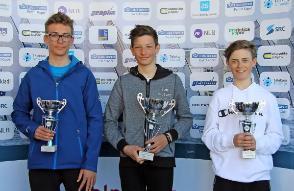Z leve so Martin Fras, Luka Zabukovec in Levente Borda

