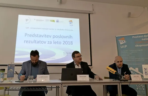 Letošnji natečaj Podjetna Primorska so včeraj predstavili (z leve) 
Andrej Medved, Dorijan Maršič in Tomaž Lešnik.