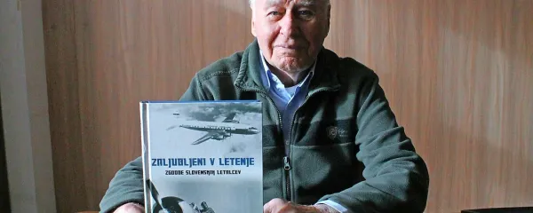 Edvard Lorencon je ena od primorskih letalskih legend, opisanih v 
knjigi Zaljubljeni v letenje.