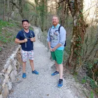 V koritih smo srečali tudi navdušena Jasona in Brada iz Nove 
Zelandije, ki potujeta po Sloveniji in Evropi.
