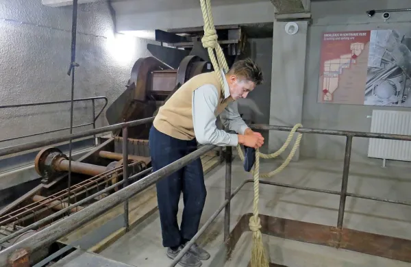 V  Gogi ni srečnih koncev, zlasti ne  za prestrašenega, nesrečno zaljubljenega pisarja Klikota.