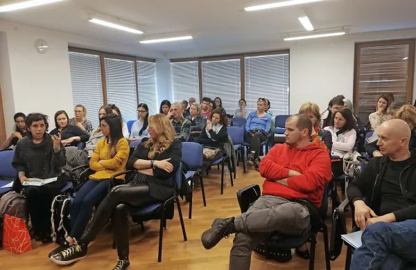 Udeleženci konference o preventivnem delu z mladimi so si 
izmenjali poučne informacije. 