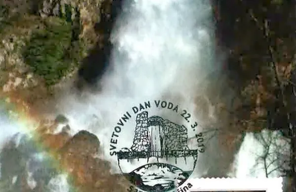 O vodi na razglednici, znamki in razstavi