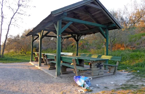 Območje Pit stopa v začetku tedna popoldne ...
