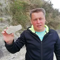 Egon Štibilj opozarja, da lahko kamen, ki pade z višine 30 metrov, 
ubije človeka. 