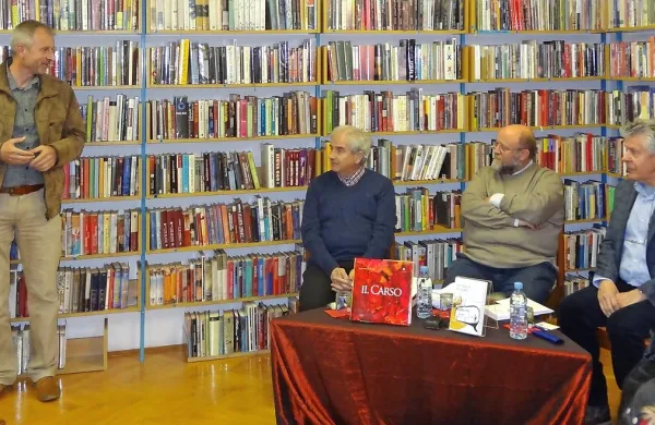 Z gostovanjem Angela Florama in   Andree Bellavite je komenska knjižnica začela nov niz 
pogovorov Povezani.

