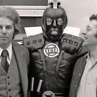 Alejandro Jodorowsky (skrajno levo) med pripravami na snemanje Peščenega planeta