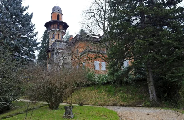 Laščakovo vilo s parkom naj bi občina obnavljala v drugi polovici prihodnjega leta.