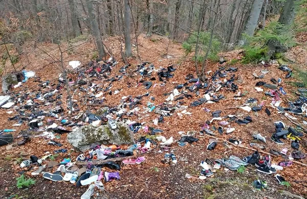 Obuvala naj bi v gozdu ležala že vsaj nekaj tednov, prvotni kup pa 
naj bi bil bistveno večji.