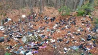 Obuvala naj bi v gozdu ležala že vsaj nekaj tednov, prvotni kup pa 
naj bi bil bistveno večji.