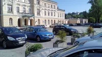 Obljube o tem, da na trgu ne bo več  mogoče parkirati, naj bi se v kratkem le začele uresničevati.