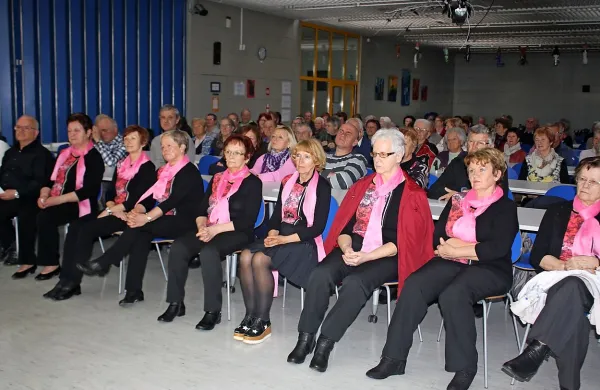 Člani društva upokojencev so edini, ki lahko napolnijo največjo 
dvorano v Idriji - osnovnošolsko jedilnico.