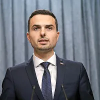 Slovenija ne more ves čas nastavljati drugega lica