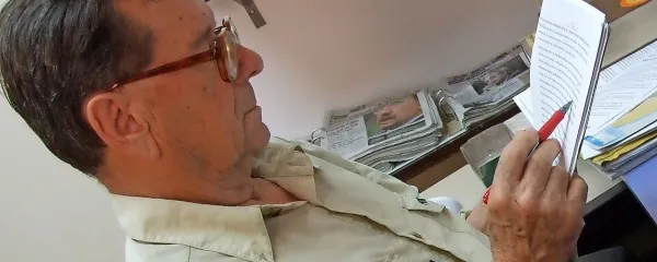 Kaj pomeni, da so glagoli prehodni ali neprehodni?