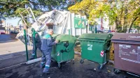 Odpadki z Goriške ne romajo več v Hrastnik, pač pa v Celje. Ker bo odlaganje, pa tudi zbiranje dražje, 
naj bi občani plačevali več. A nove cene morajo potrditi še občinski sveti. 
