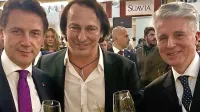 Italijanski premier Giuseppe Conte (levo) in njegov vinski svetovalec Alessandro Scorsone (desno) sta okušala vina Marjana 
Simčiča.