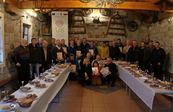 Na podelitvi priznanj, ki se je je udeležil tudi sežanski župan David 
Škabar, so  udeleženci dobili strokovne razlage komisije,  izkušnje 
pa so izmenjali tudi med seboj.