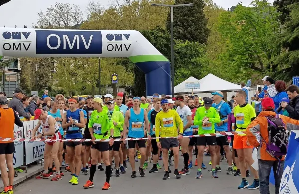 V cilj sta prva pritekla lanskoletna zmagovalca