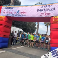 V cilj sta prva pritekla lanskoletna zmagovalca