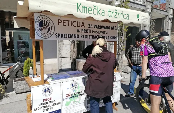 Številni občani so peticijo podpisali na stojnici, ki so jo na Placu 
postavili med včerajšnjim sejmom.