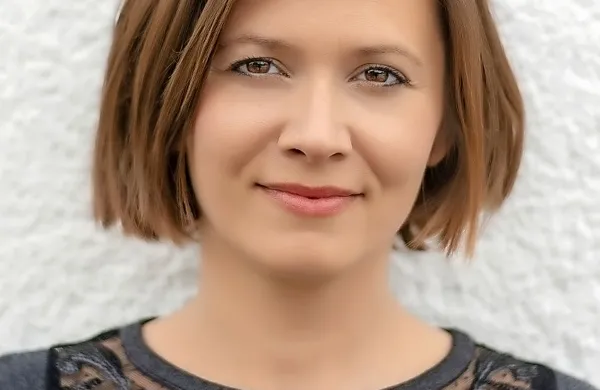 Yulia Roschina v SNG Nova Gorica 
režira Barona Münchhausena. 