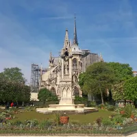 Nekaj ur pred uničujočim požarom je katedralo Notre Dame v 
objektiv ujel nekdanji novinar PN Davorin Koron.
