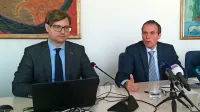  Andraž Rangus (levo) in Marjan Papež  zavračata trditve Civilne iniciative in poudarjata,  da se vse vrste dokupa 
dobe,  če so bili v roku plačani prispevki, upoštevajo pri višini pokojnine.