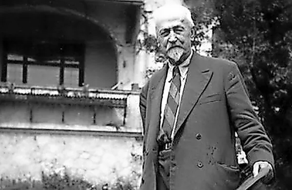 Maks Fabiani je pred dvema letoma posthumno postal častni 
občan Občine Komen, jutri pa bodo komenski svetniki odločali o 
tem, da mu ta naziv odvzamejo.