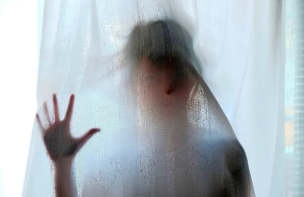 Koprsko tožilstvo je proti nekdanjemu veleposlaniku Petru Rebercu leta 2012 vložilo obtožbo zaradi spolnih zlorab otrok, pred 
kratkim pa je višje sodišče potrdilo odločitev novogoriškega 
sodišča o zavrženju obtožbe.