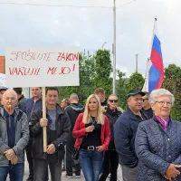 Protestniki od države zahtevajo, da bolje varuje mejo.