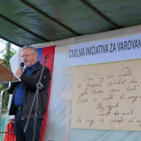 Protestnike je nagovoril tudi župan Emil Rojc.  