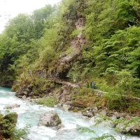 Kljub podoru je ogled Tolminskih korit varen
