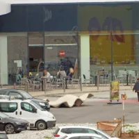 Približanje 125-krat in polni posnetek s kilometrske razdalje