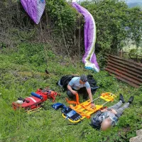 V četrtek popoldne so tolminske gorske reševalce obvestili o 
padcu padalca na južno pobočje Vodil vrha.