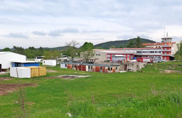 Na parceli ob stavbi Zavoda za gasilno in reševalno službo Sežana bo predvidoma do leta 2022 stal  gasilski dom.