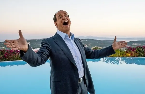 Toni Servillo je ponovno dokazal, da mu med sodobno italijansko 
igralsko gardo ni para.
