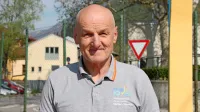 Stojan Maurič  je pri skoraj 64 letih z oranžno žogo neločljivo povezan še danes.