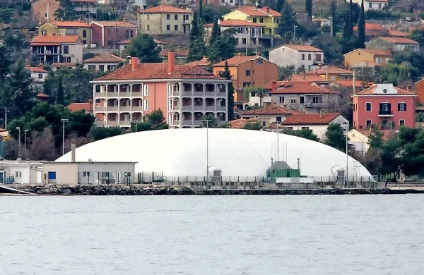 Koprski javni zavod za šport je s prodajo balona v Žusterni iztržil 
8500 evrov. 