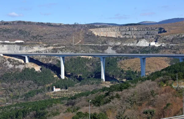 Enačba za drugi tir se je izšla po načrtih