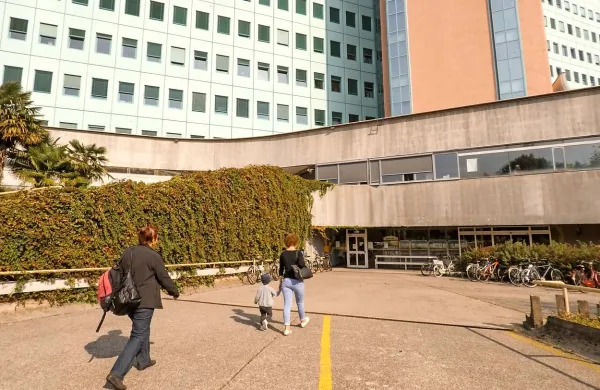 Po ugotovitvah preiskovalcev naj bi šempetrska bolnišnica v treh 
letih za kolčne proteze plačala 138.000 evrov preveč.