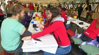 V odprtih “ambulantah” so na dnevu zdravja tlak, sladkor in 
holesterol, izmerili približno 300 občanom.