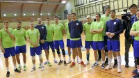 Začetek priprav v dvorani Vitranc je bil precej pogovoren, v 
nadaljevanju pa bo  od reprezentantov do septembra tekel znoj.