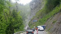 Trenutno skozi Zalo velja  polovična zapora, od 29. julija do 1. 
septembra pa bo cesta  zaprta za ves promet.