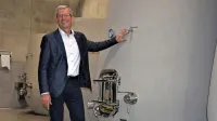 Betonski tulipani so ponos Zmaga Petriča in njegove kleti Guerila.