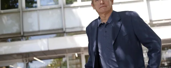 Vrhunski sodnik mora imeti izrazite menedžerske sposobnosti,  biti mora sposoben prvovrstne komunikacije, biti mora močna osebnost, na katero ne morejo bistveno vplivati nepredvideni dogodki, pravi 
prvi mož slovenskih nogometnih sodnikov Vlado Šajn.